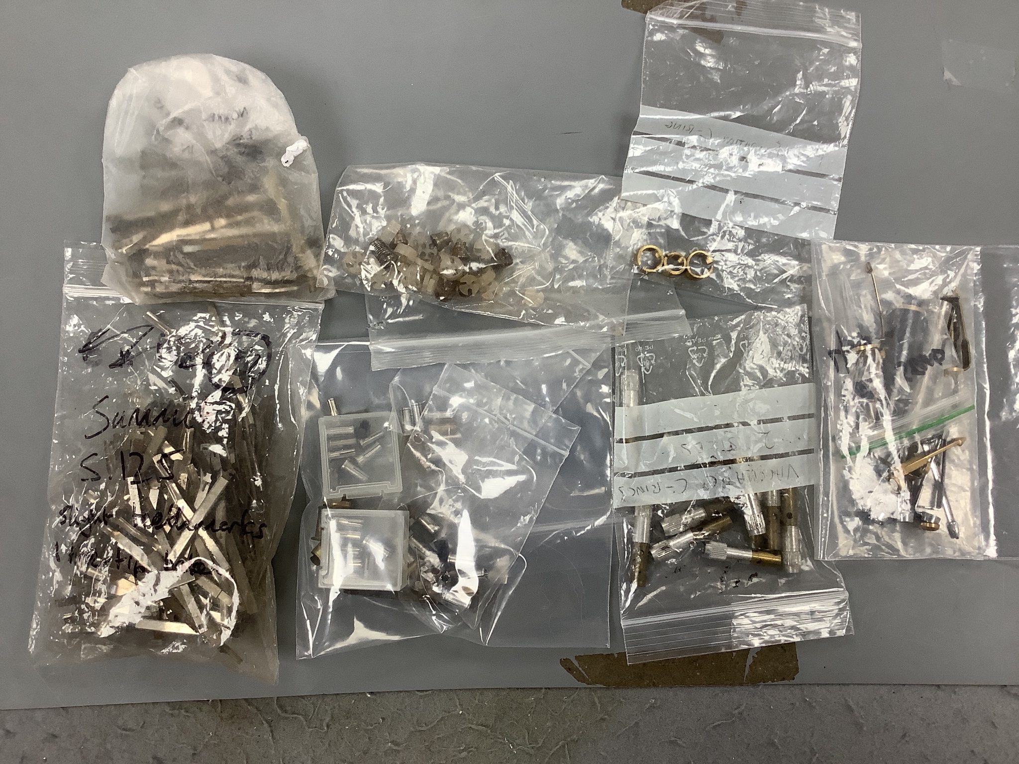 Fountain pen repairer's workshop spare parts, a large quantity